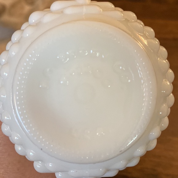 2 E.O Brody Co Vintage White Milk Glass Vase - Picture 3 of 11
